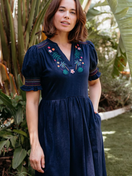 Vestido Midi - Azul marino, bordado de palmeras tropicales