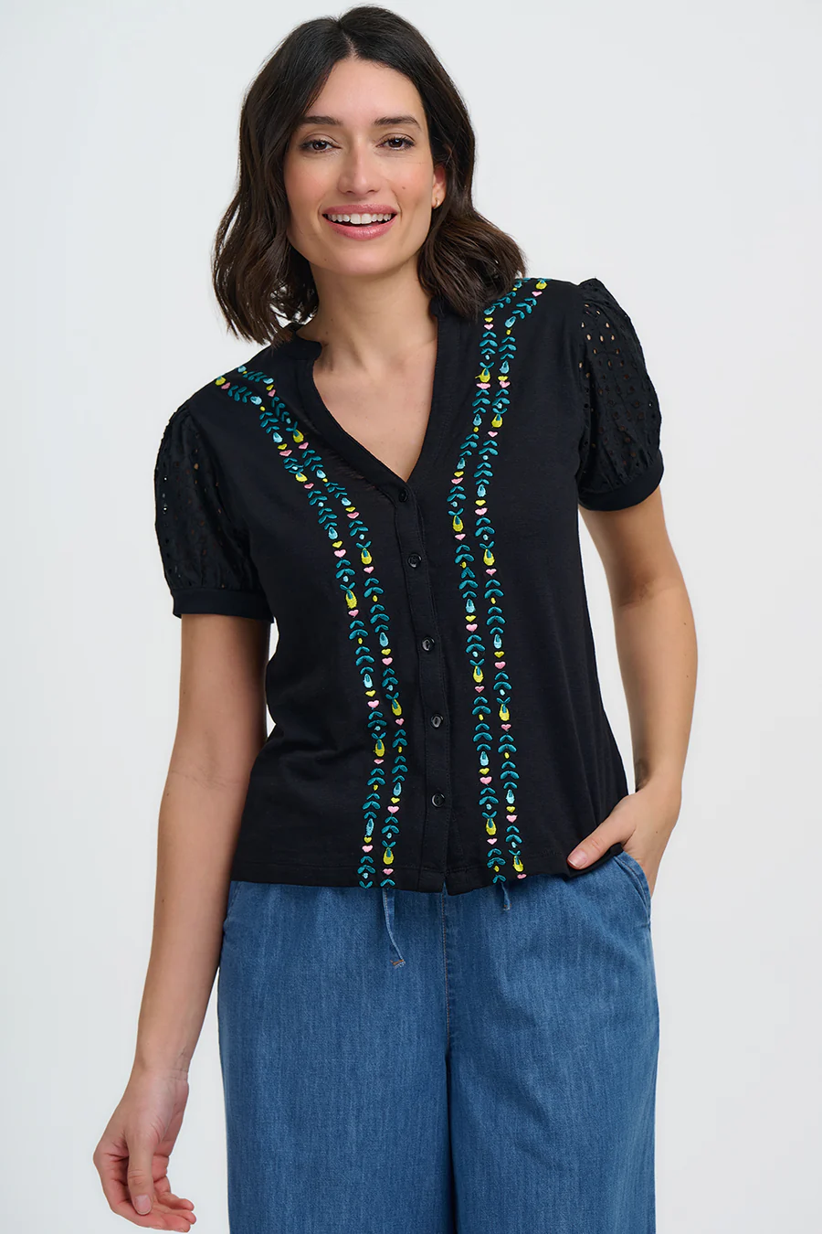 Camisa negra bordado folklore