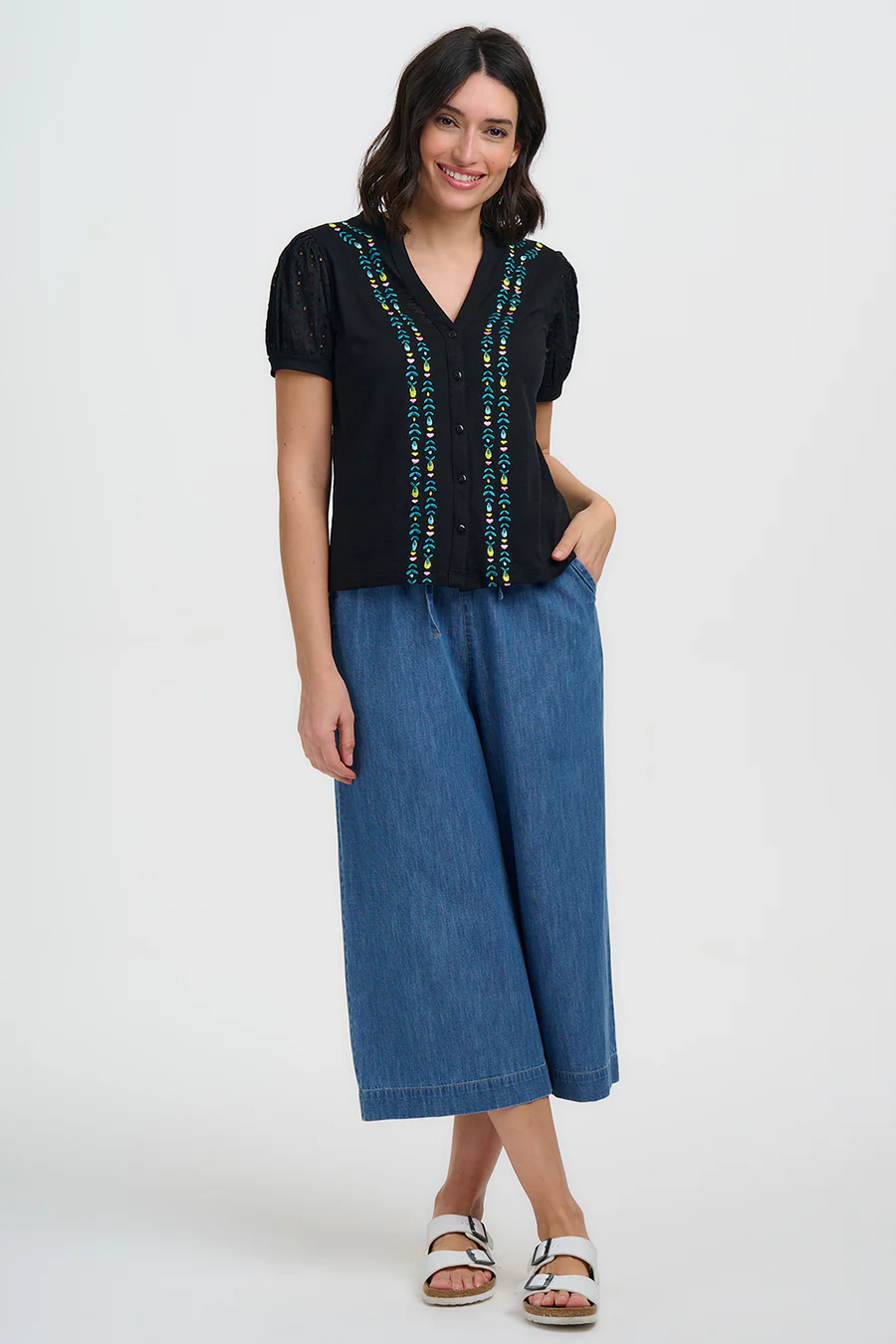 Camisa negra bordado folklore - Imagen 3